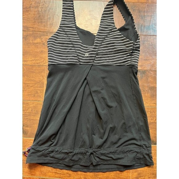 Lululemon Black And White Athletic Slimming Tank Sz 6 - Picture 2 of 6